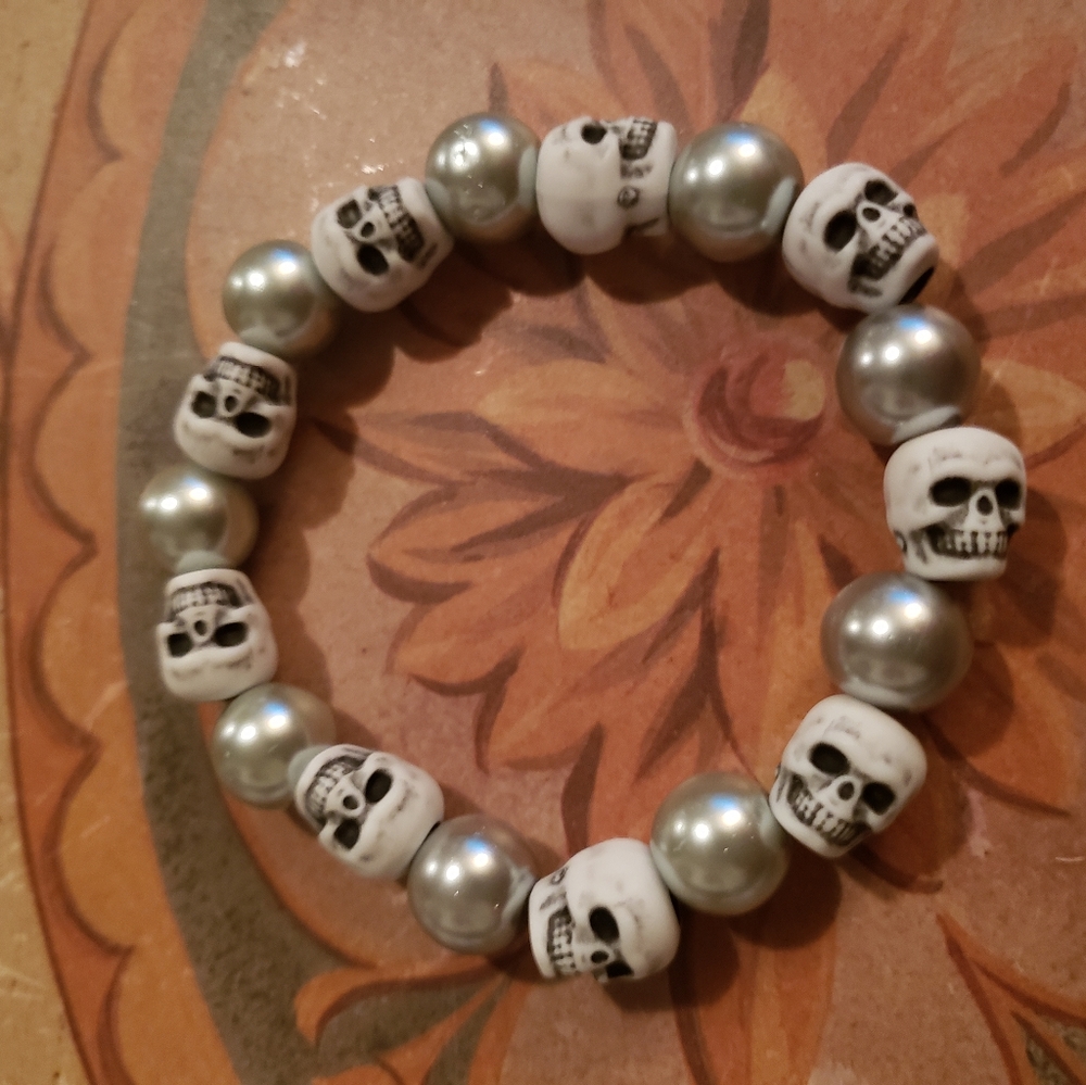 Bracelets - Picture 6 of 16